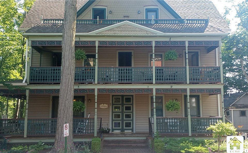 1st image of 1 Roberts Ave