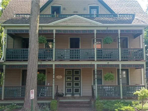 1 Roberts Ave, Chautauqua, NY 14722