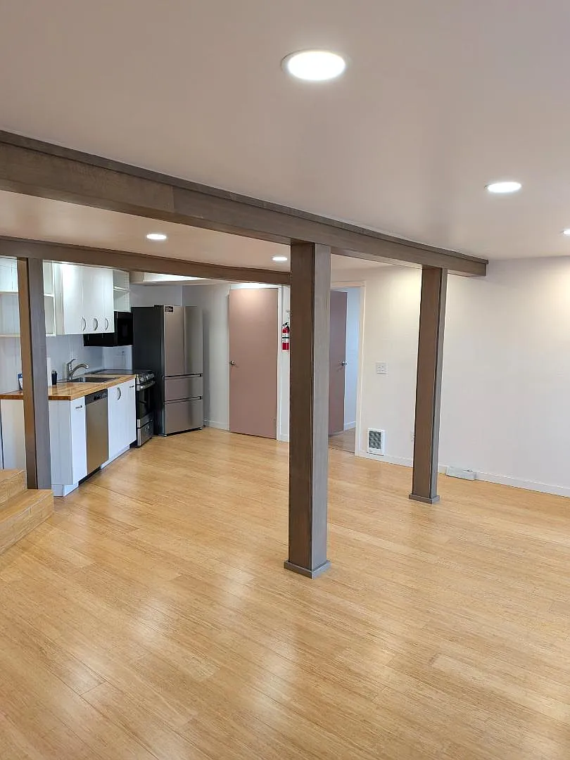 Unit Photo - 1221 Toledo St #101