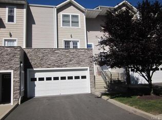 22 Stetson Pl, Danbury, CT 06811