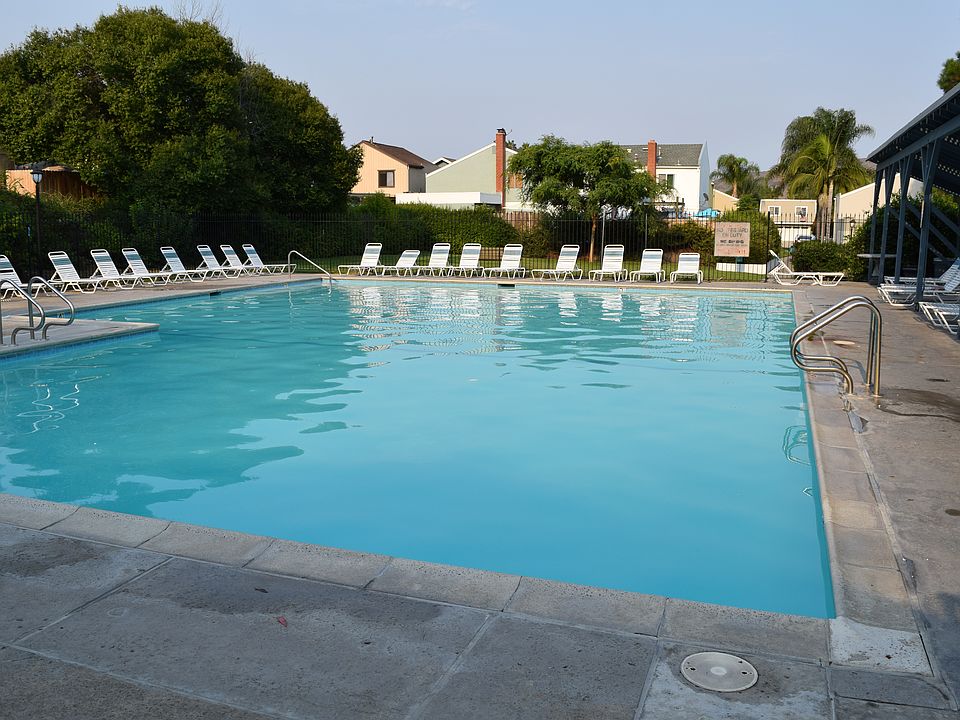 Community Pool- It's huge!