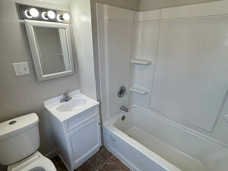 704 Davis St — Photo 11