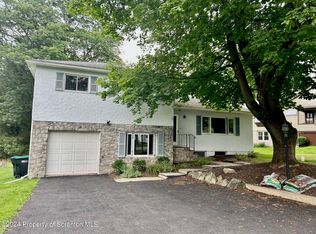 114 Lynwood Rd, Waverly, PA 18471