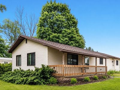5250 Mobile Trl W, Traverse City, MI, 49685