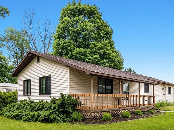 5250 Mobile Trl W, Traverse City, MI 49685