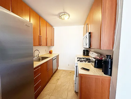 Sold by Brooklyn Property Group LLC | media 24