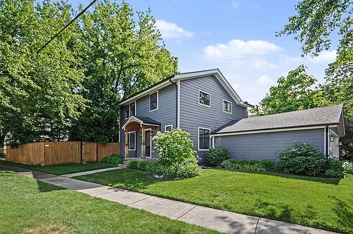 3 bed, 2.5 bath, 1650 sqft, $3,700 — Photo 3