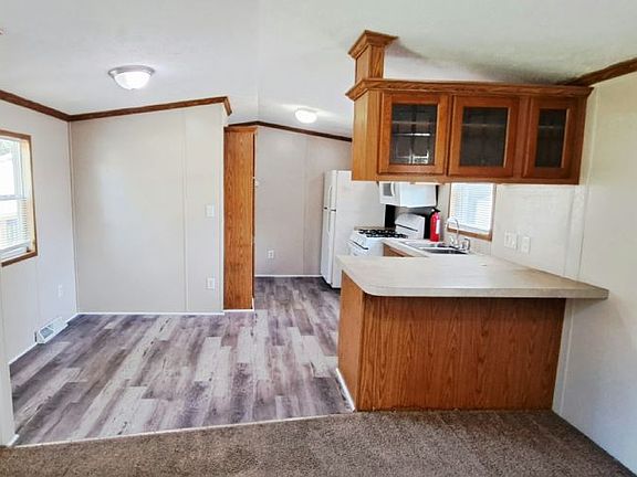 4th image of 548 Jennifer Dr #548
