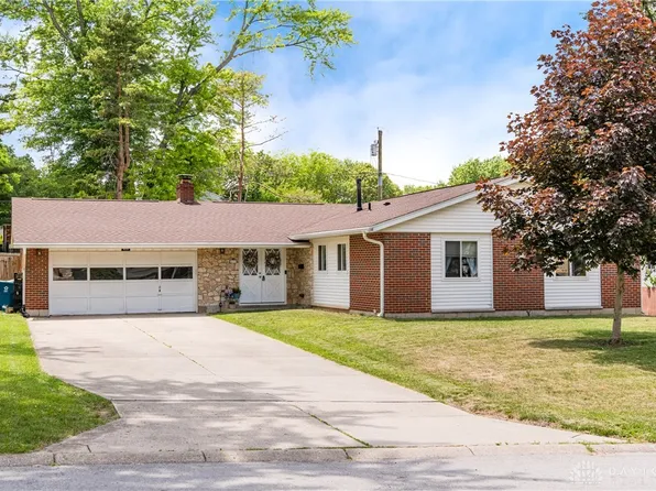 833 Twin Oaks Dr, Dayton, OH 45431