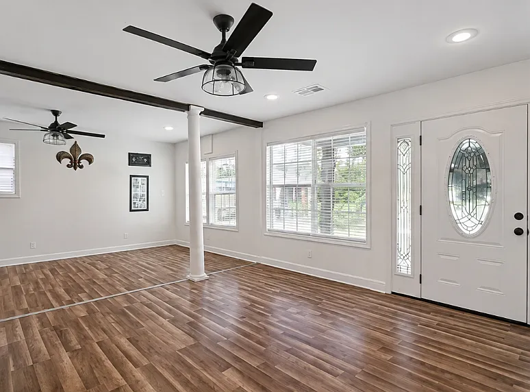 3 bed, 1255 sqft, $1,900 — Photo 3