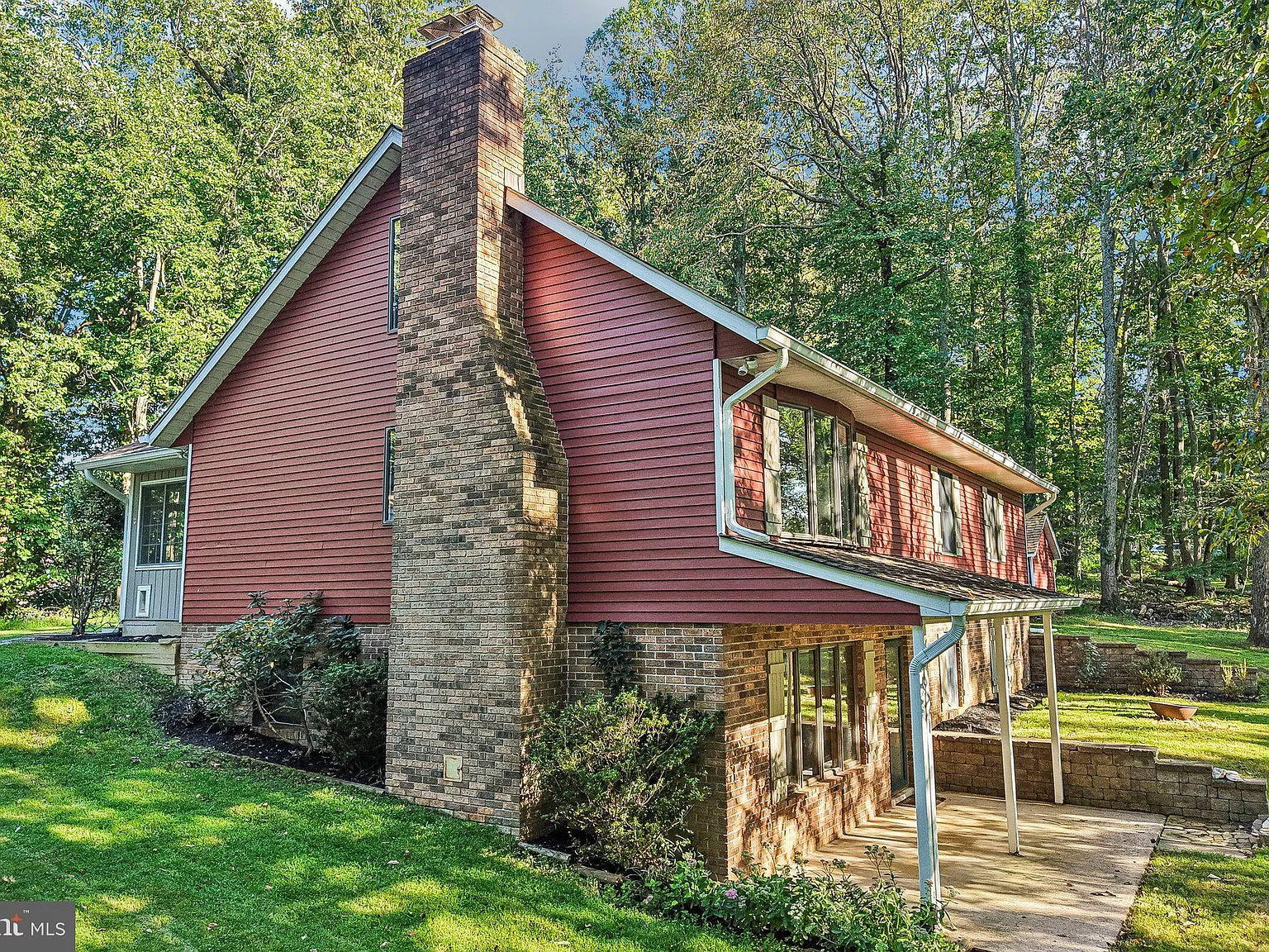 2 bed, 1.0 bath, 100 sqft, $1,800 — Photo 2