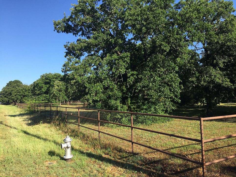 1st image of N Pearson Ln. And Autumn