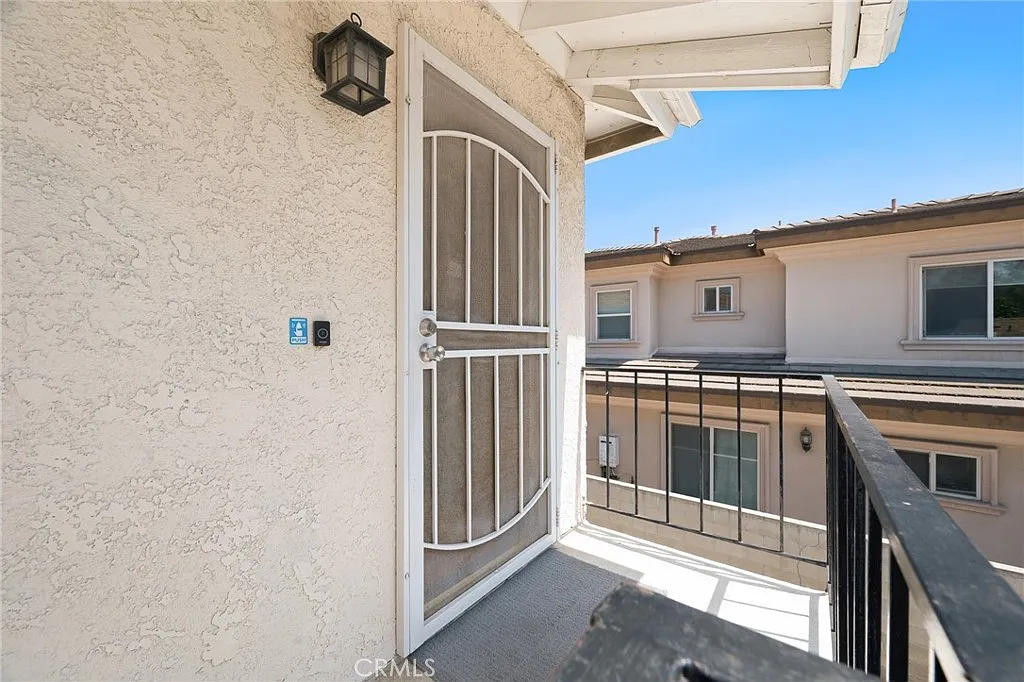 2 bed, 1100 sqft, $2,750 — Photo 2