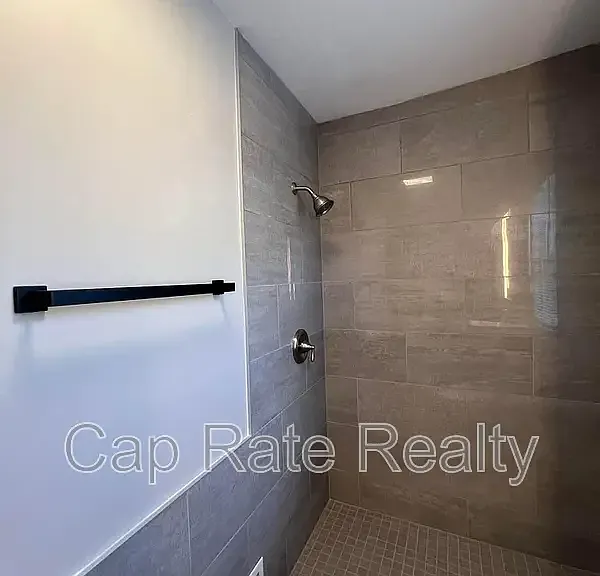 1476 N 6th St — Photo 18