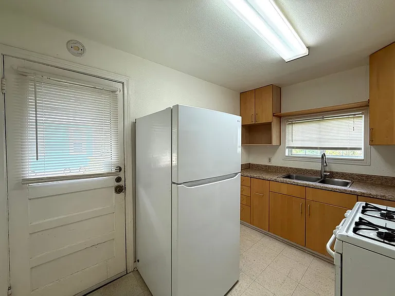 3305 Merrie Lynn Ave — Photo 5