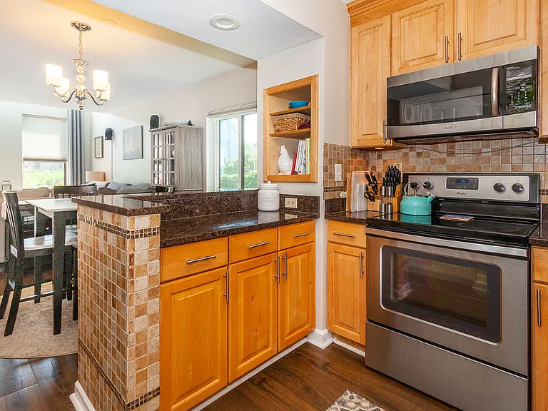 129 Governor Winthrop Rd — Photo 5