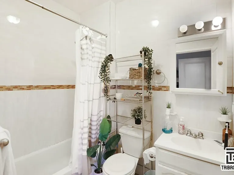 421 Smith St #3D — Photo 8