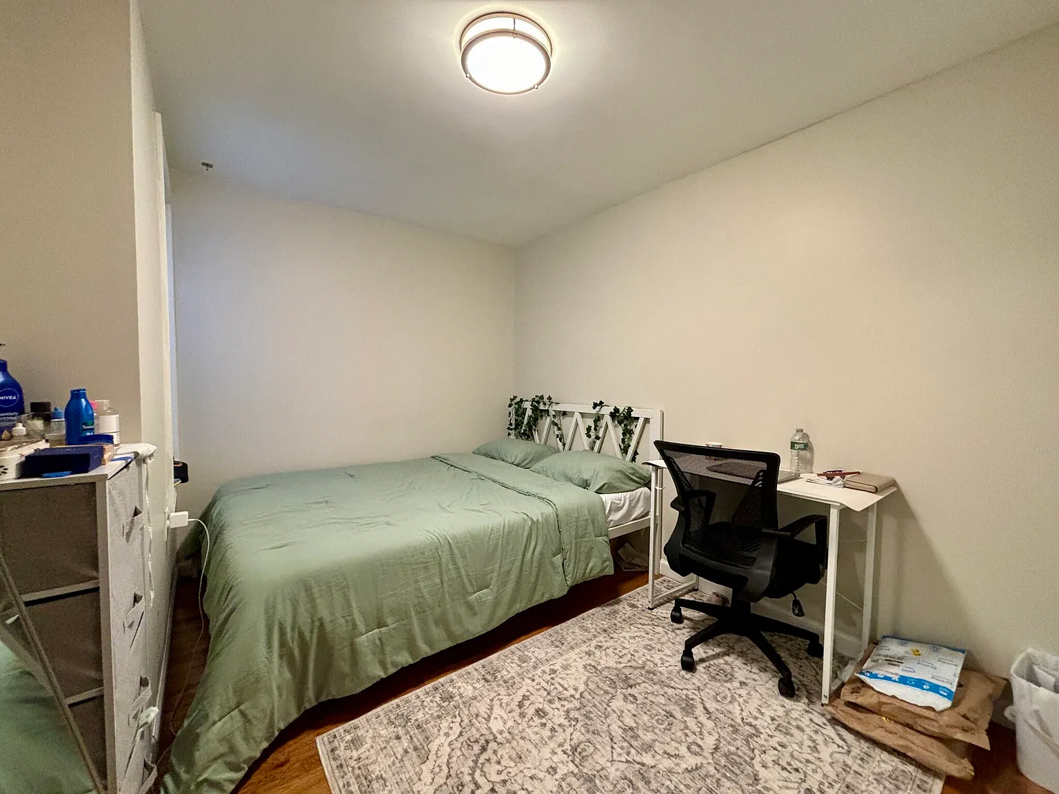 2 bed, 1.0 bath, $3,000 — Photo 4