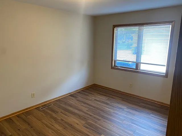 627 Lowry Ave NE — Photo 11