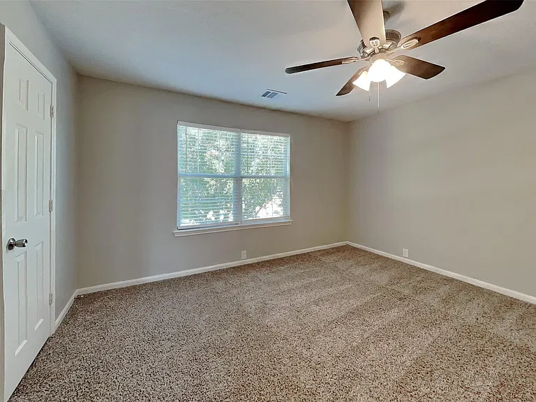 4714 Pin Oak Creek Ln — Photo 12