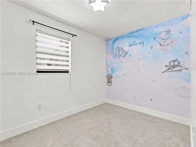 3 bed, 2.0 bath, 1232 sqft, $4,500 — Photo 4