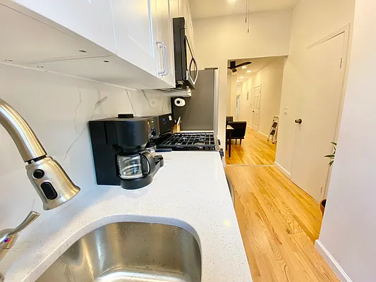 Rented by Capri Jet Realty Corp | media 3