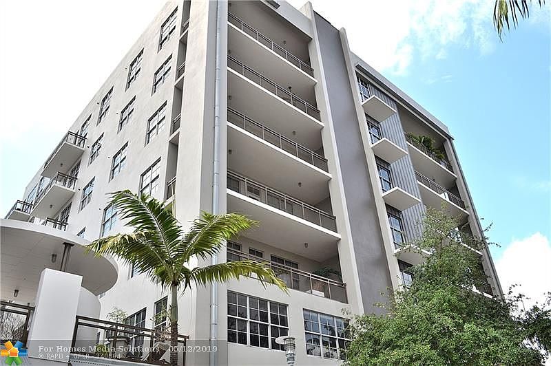 1st image of 411 1st Ave #204