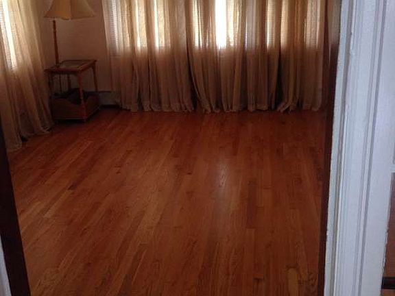 3rd image of 846 Dean Dr