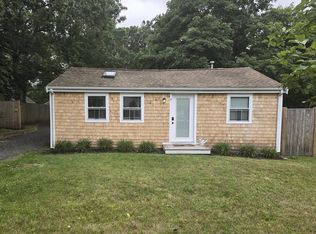 7 Circuit Rd W, West Yarmouth, MA 02673
