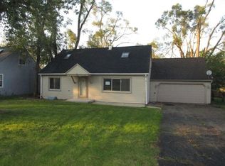 403 Plum St, Lake In The Hills, IL 60156