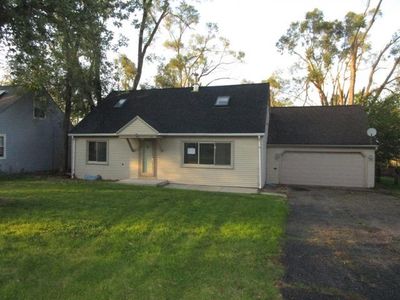 403 Plum St, Lake In The Hills, IL, 60156