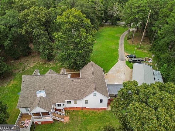 2nd image of 978 Stark Rd
