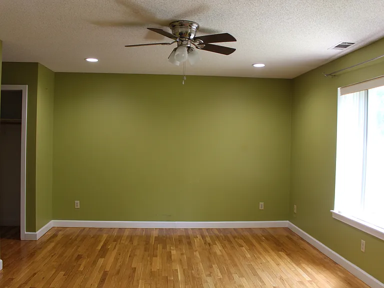75 Florence Way — Photo 18