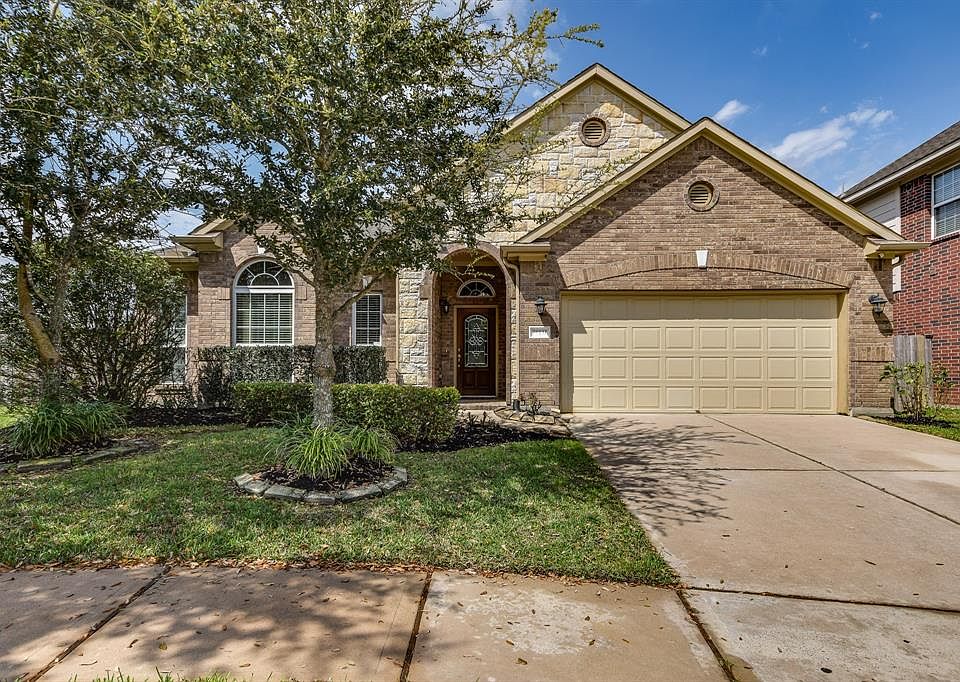 Welcome home to 20011 Alcea Court - 2,931 Sq.Ft 4 bedrooms 2.2 bathrooms. Beautiful 1.5 story home built by Ryland Homes.