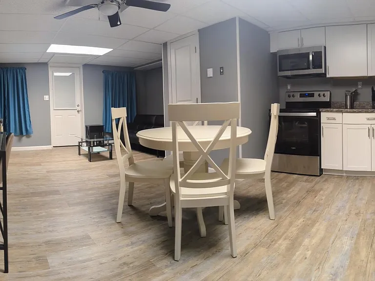 39 Queen St #1 — Photo 3