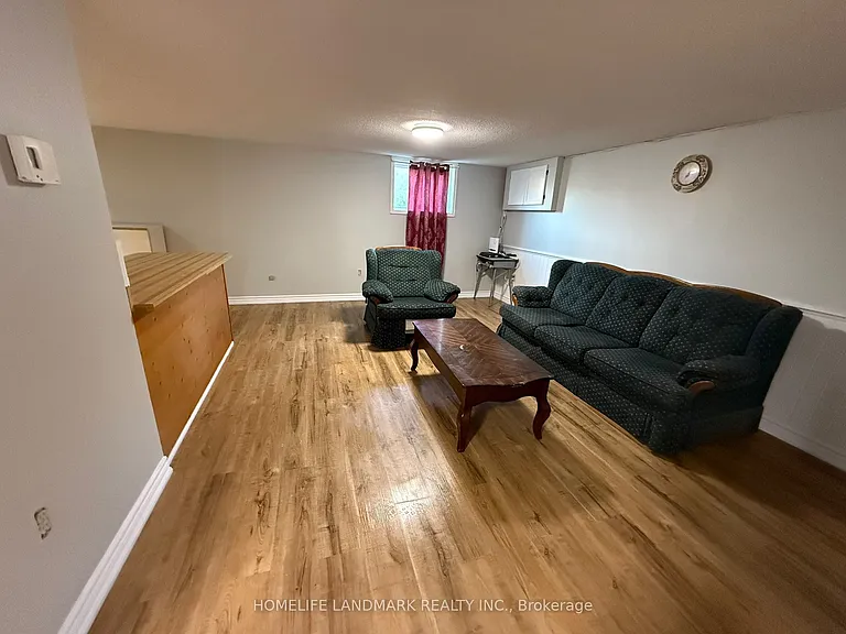 174 Colborne St W — Photo 4