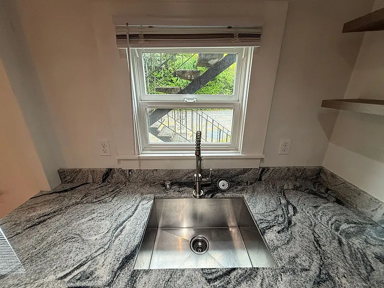 324 - Pelto Properties, LLC — Photo 19