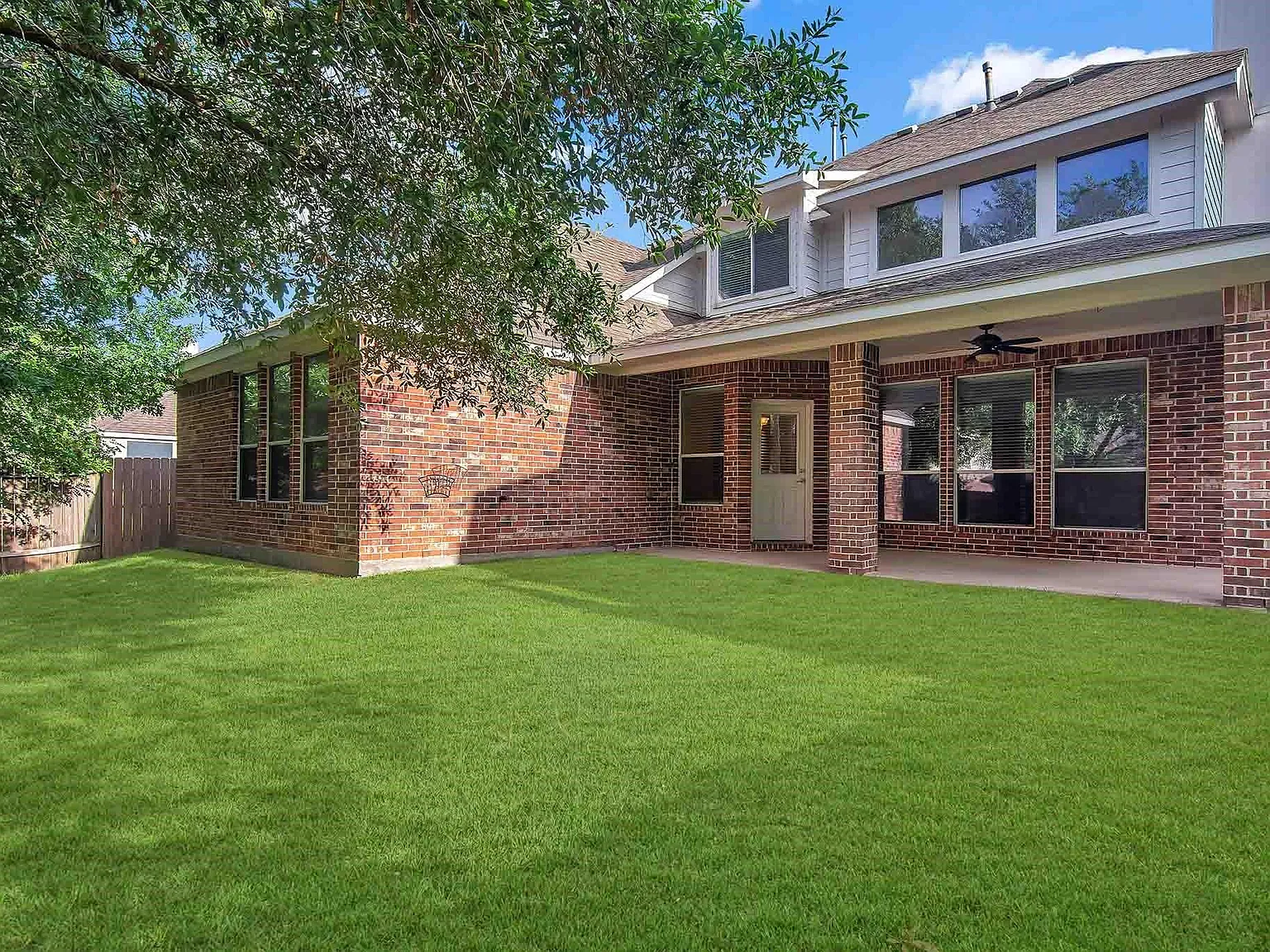 5 bed, 3.0 bath, 2969 sqft, $3,300 — Photo 3