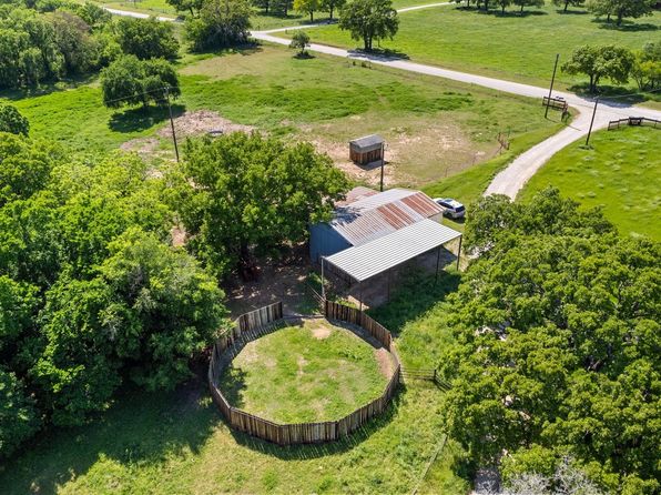 2668 Upper Montague Rd, Bowie, TX 76230
