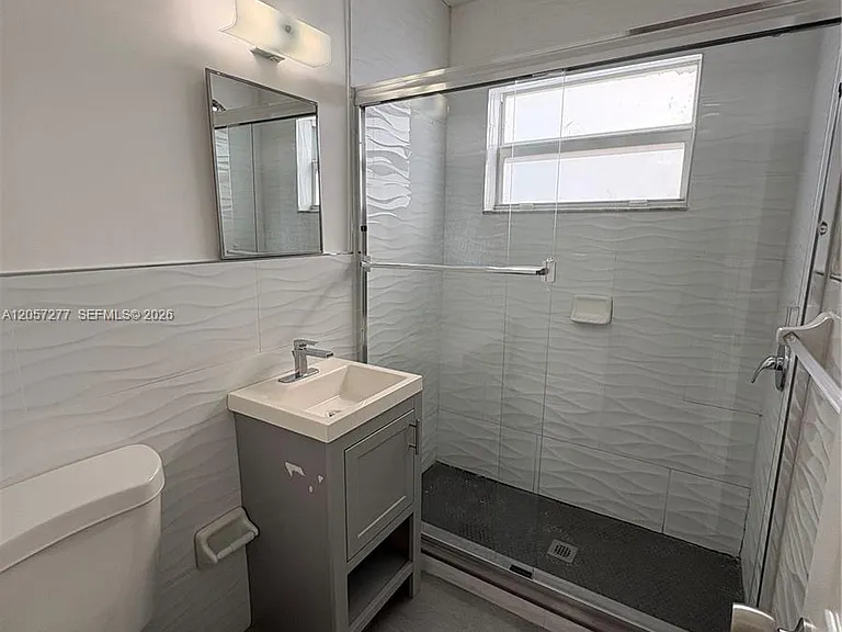 3237 SW 4th St #14 — Photo 8