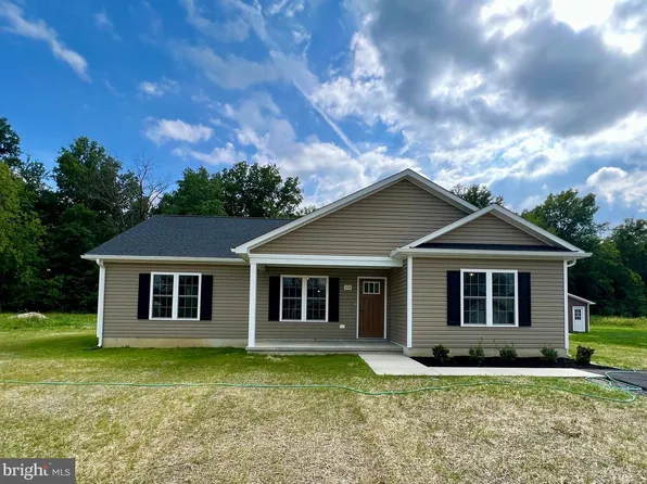 103 14th St, Grottoes, VA 24441