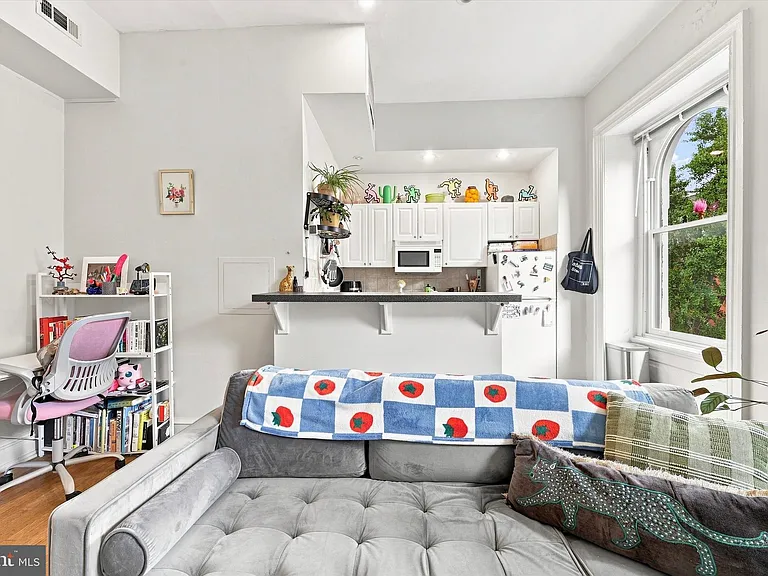 2218 Delancey Pl #3F — Photo 4