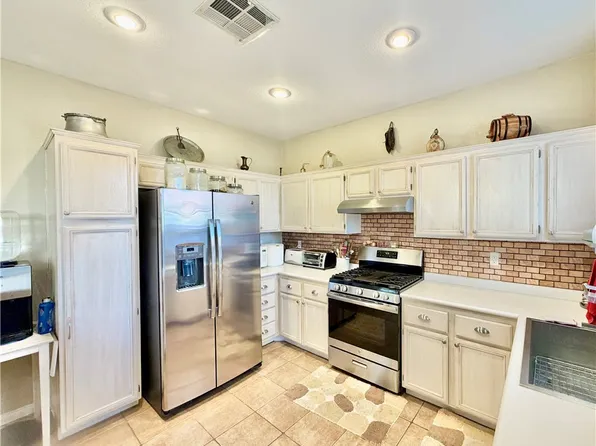 3156 Chambord St, Las Vegas, NV 89117