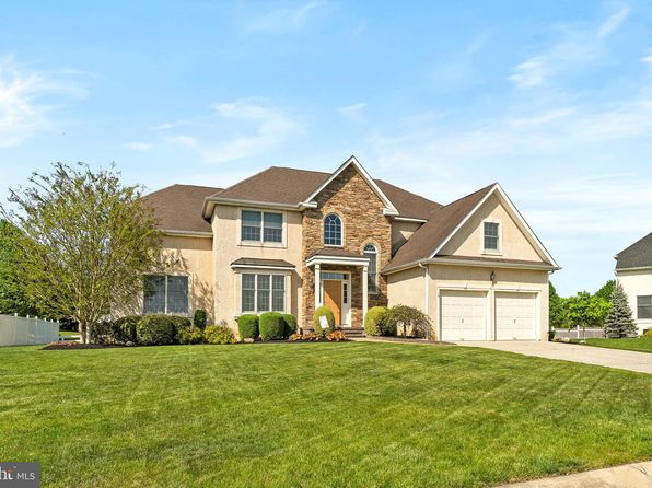 15 Heather Ct, Columbus, NJ 08022