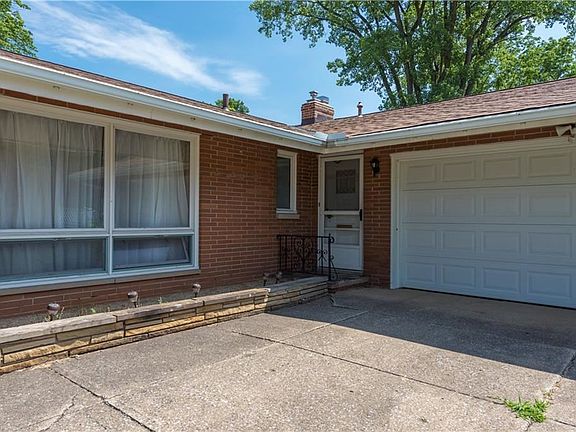 2nd image of 3021 Laura Ln