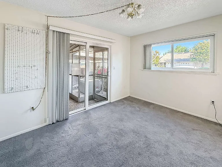26827 Circle Of The Oaks — Photo 12