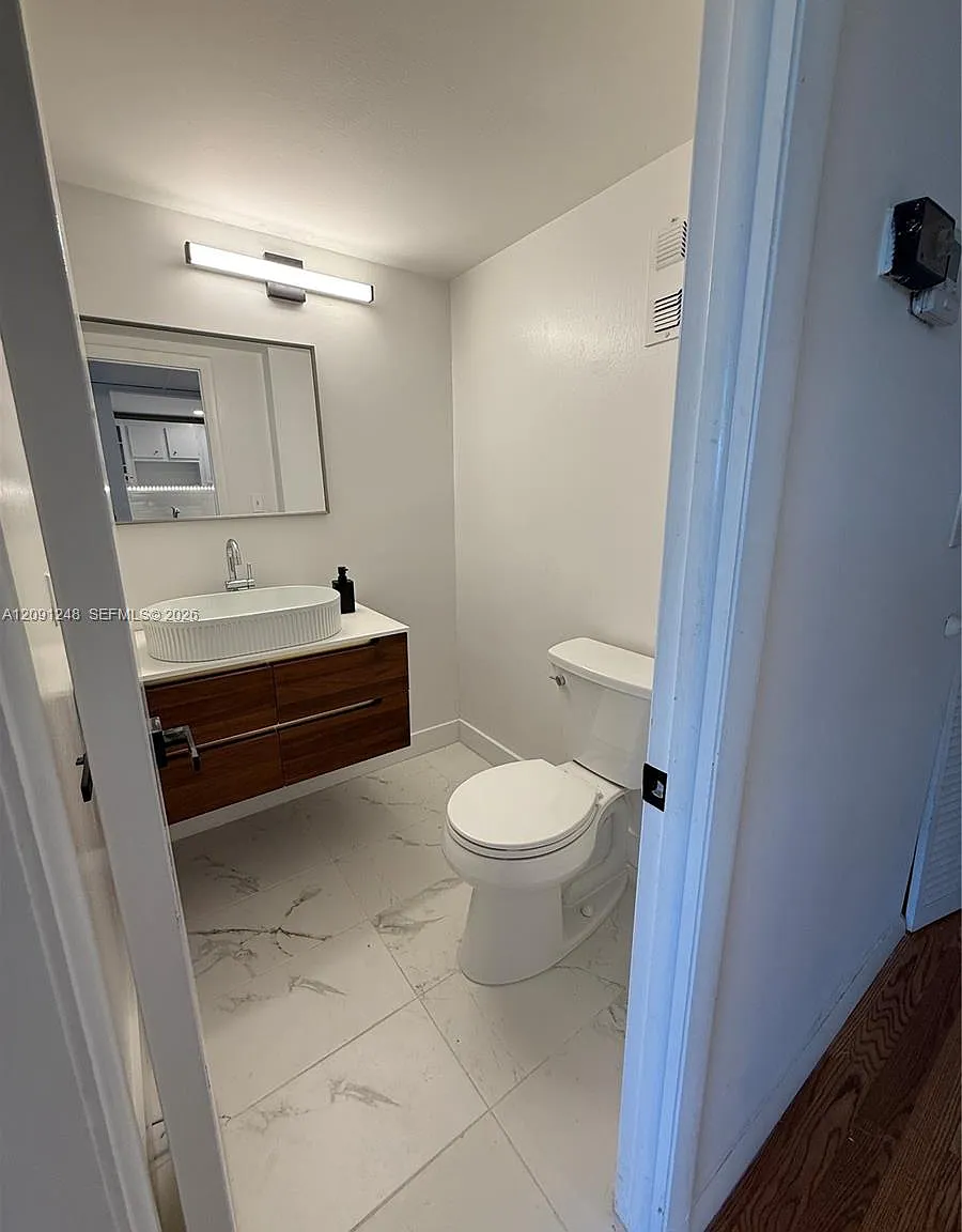 Watergate Condominium No — Photo 3