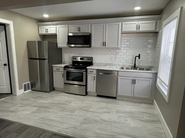 3405 Saint Mark Ln #3407, Saint Ann, MO 63074