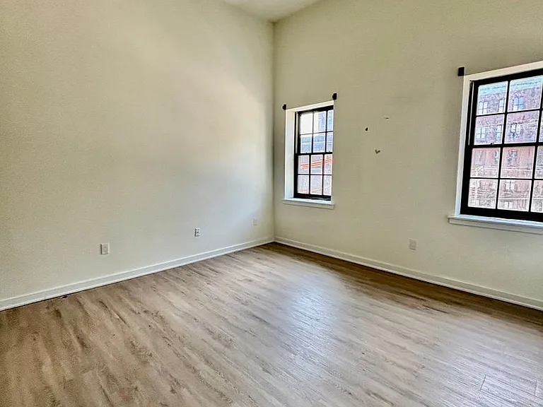 Freedom Lofts — Photo 7