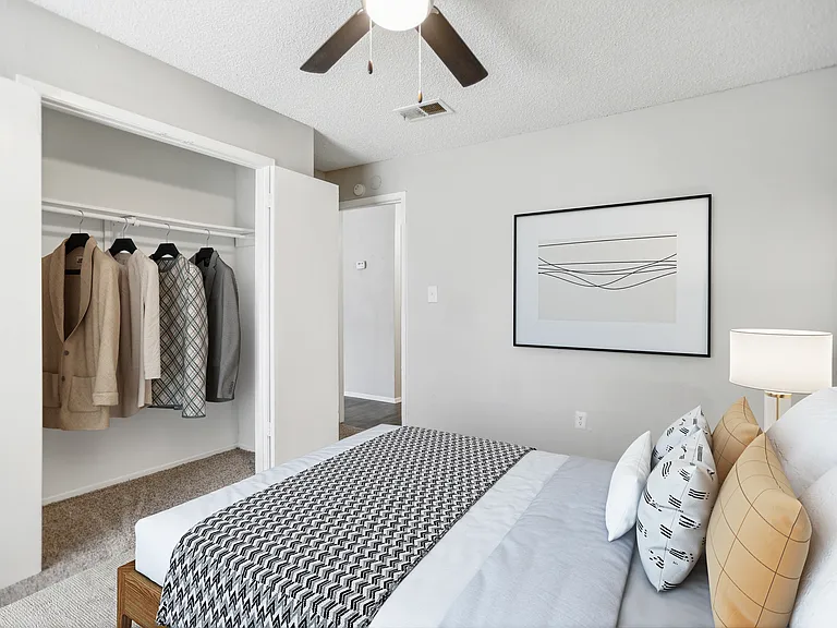 Lawson — Photo 29